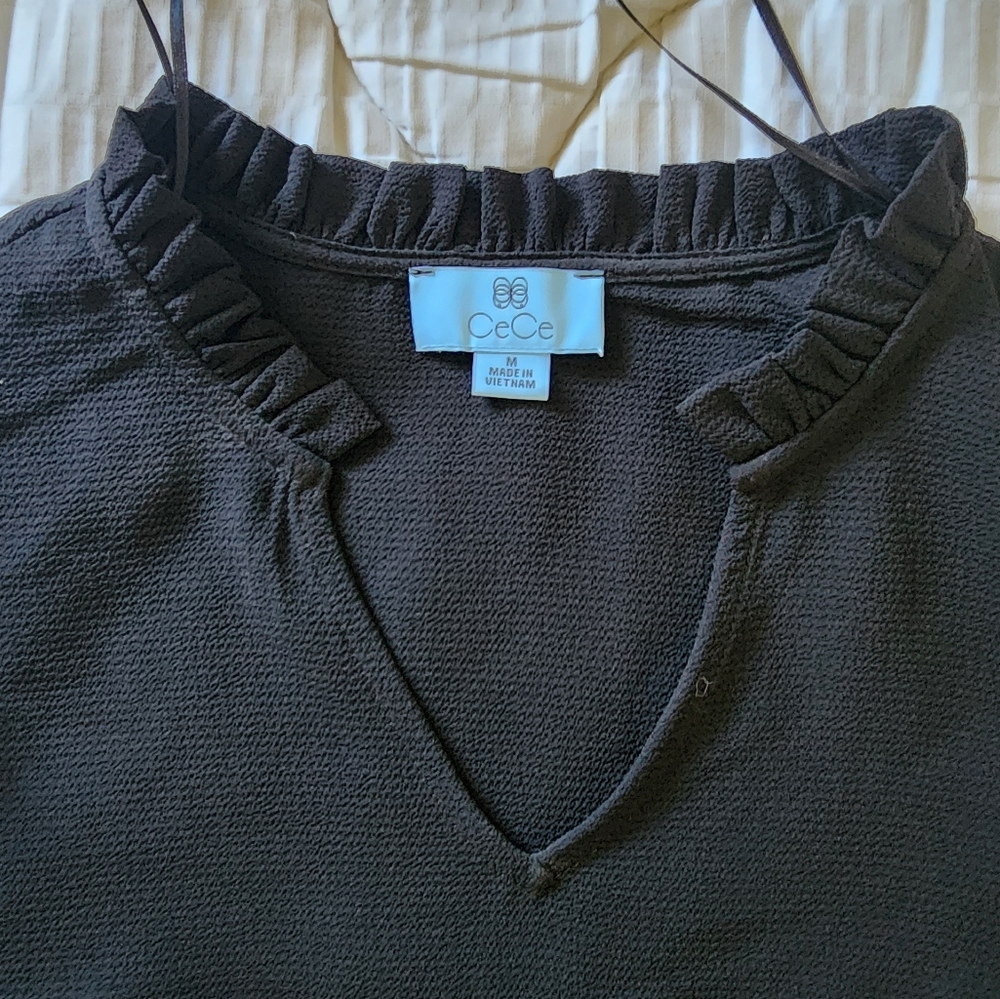 CeCe Blouse - Picture 2 of 4